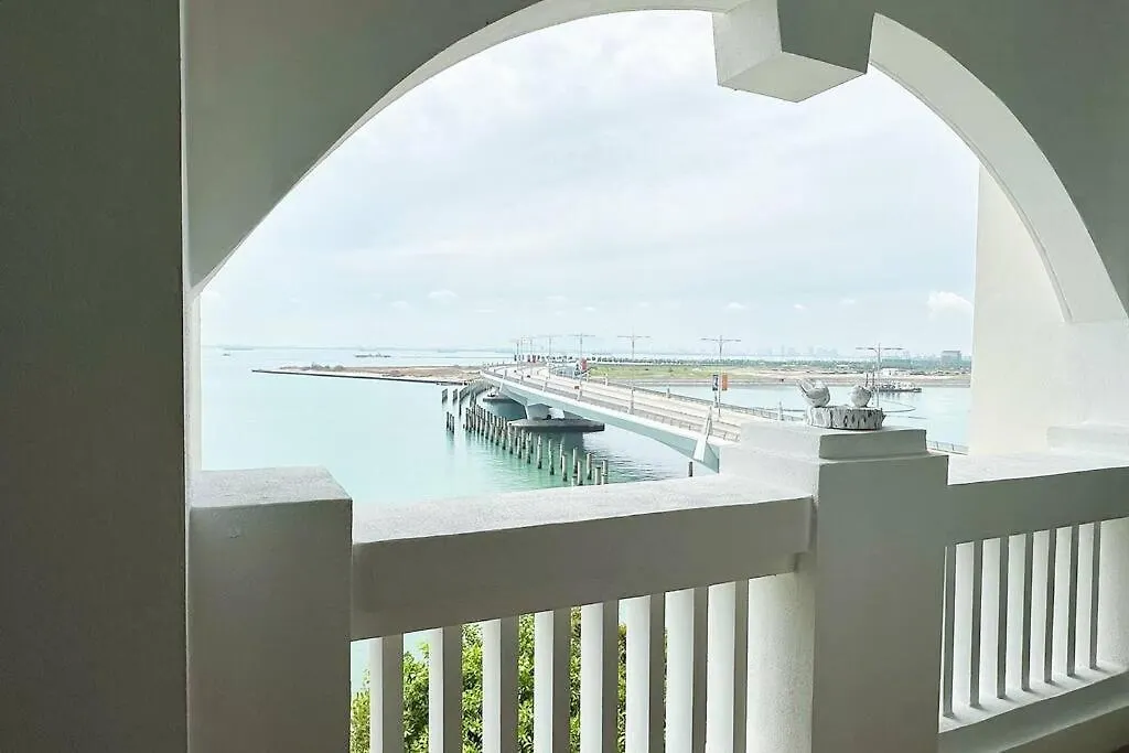 Straits Quay 1 Bedroom Elegant Suite - Infinity Seaview Tanjung Tokong Apartment